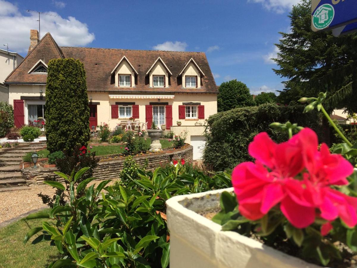 La Noisetiere Hotel Noyers sur Cher Bagian luar foto