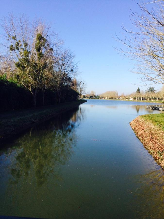 La Noisetiere Hotel Noyers sur Cher Bagian luar foto