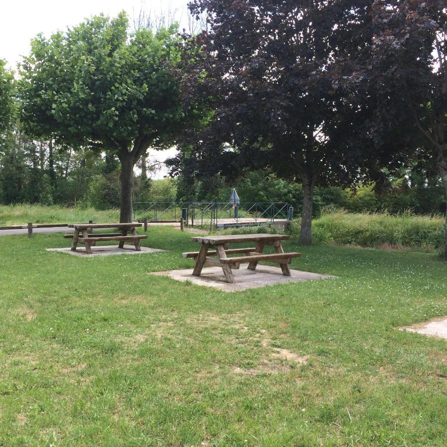La Noisetiere Hotel Noyers sur Cher Bagian luar foto