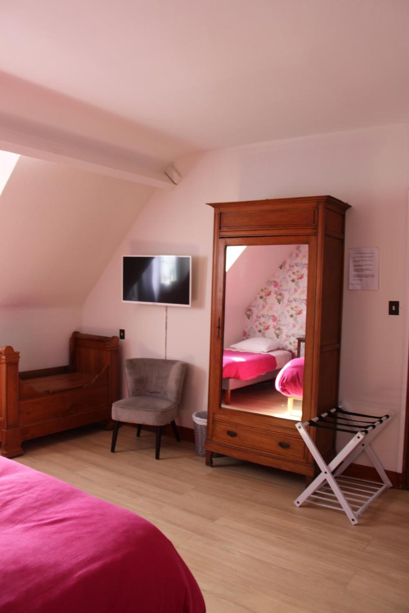 La Noisetiere Hotel Noyers sur Cher Bagian luar foto