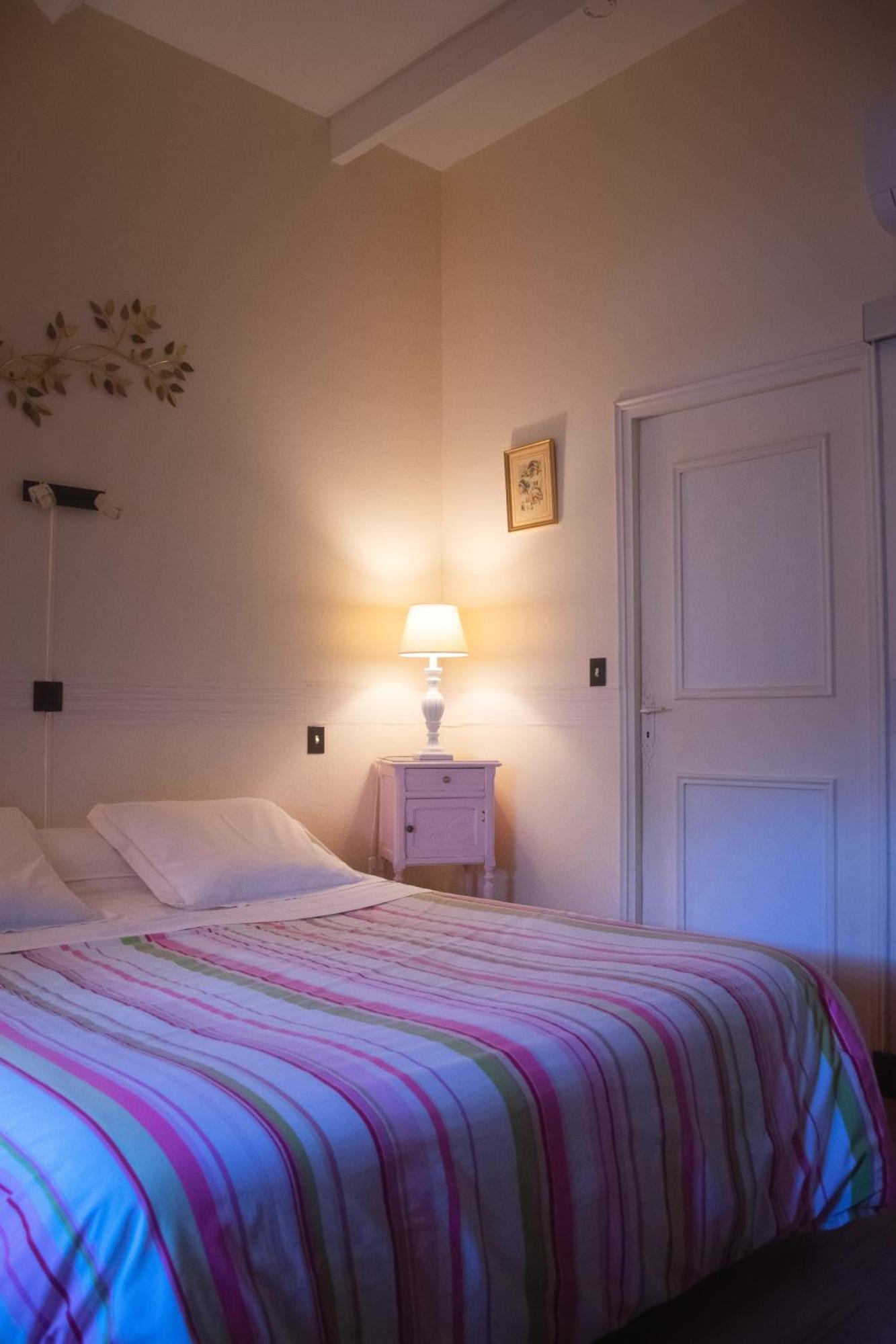 La Noisetiere Hotel Noyers sur Cher Bagian luar foto