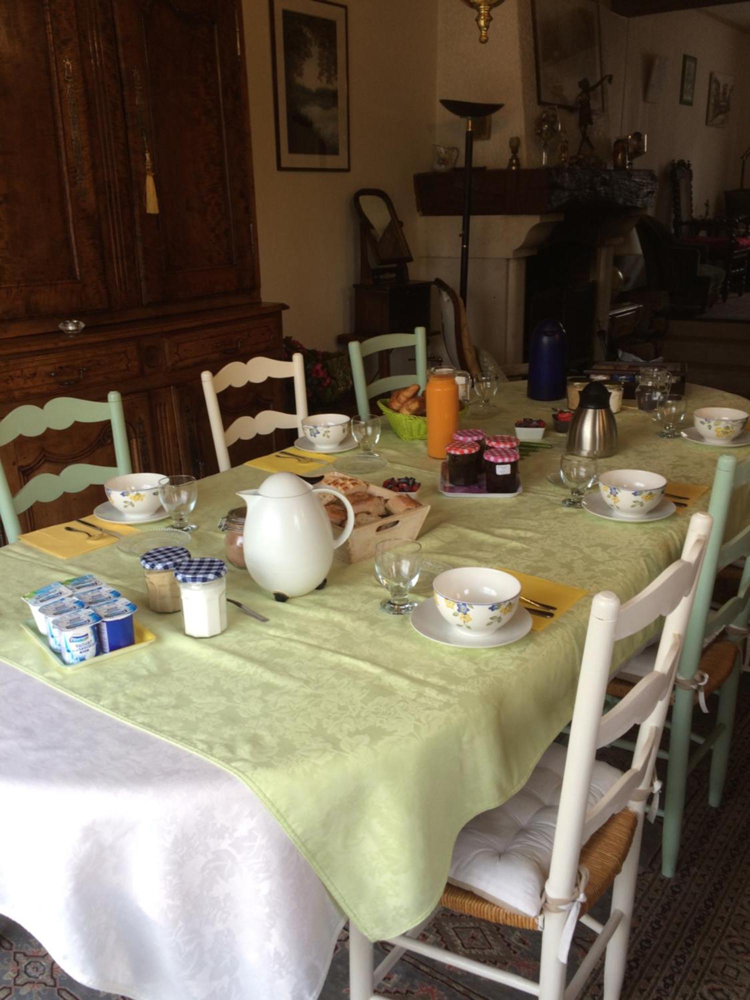La Noisetiere Hotel Noyers sur Cher Bagian luar foto