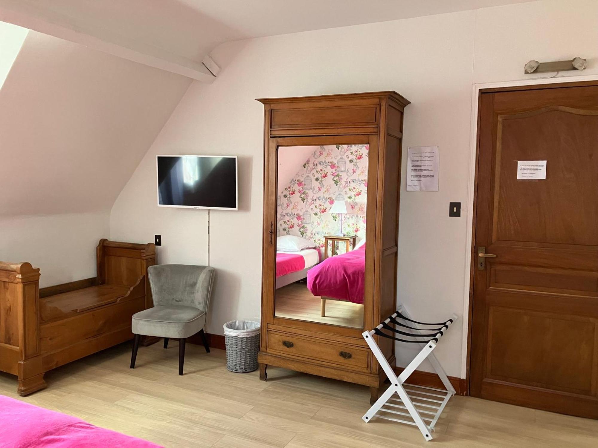 La Noisetiere Hotel Noyers sur Cher Bagian luar foto